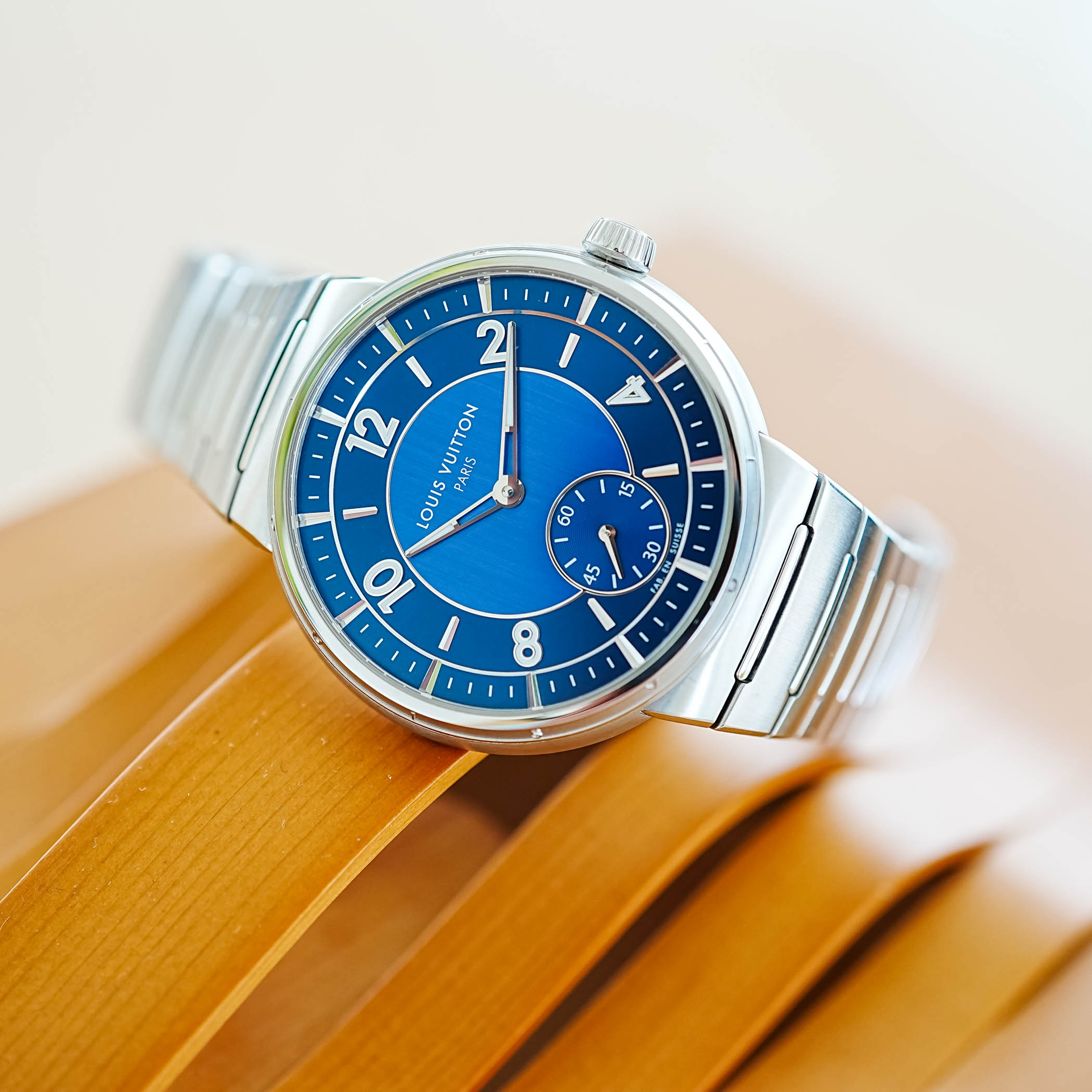 2023 Louis Vuitton Tambour luxury sports watch steel integrated bracelet micro-rotor